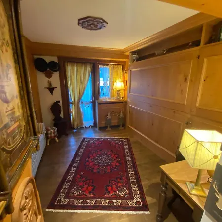 Apartament Incantevole Monolocale In Centro A Cortina. *
